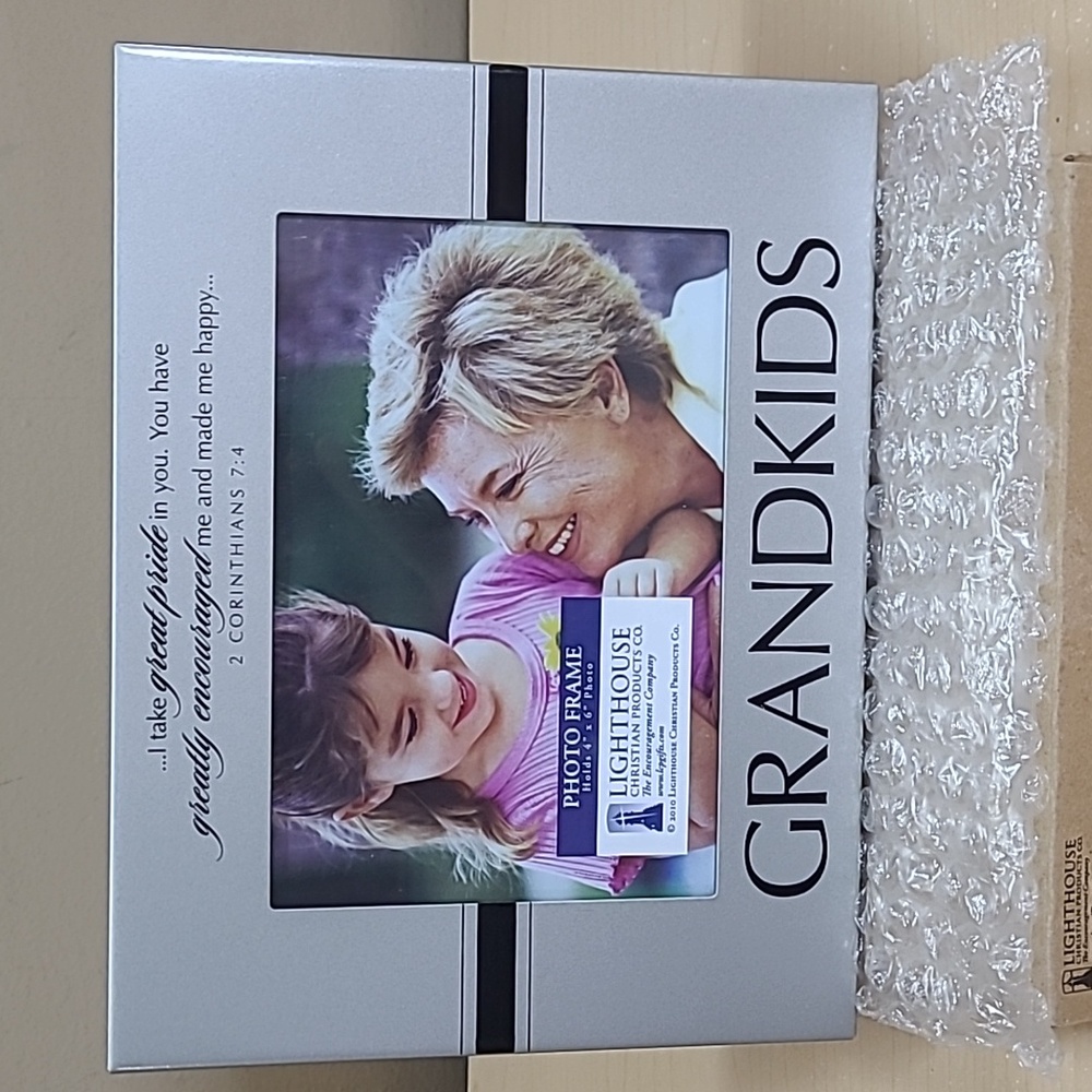 Grandkids Silver Metal Frame Holds 4"×6" Photo BNIB